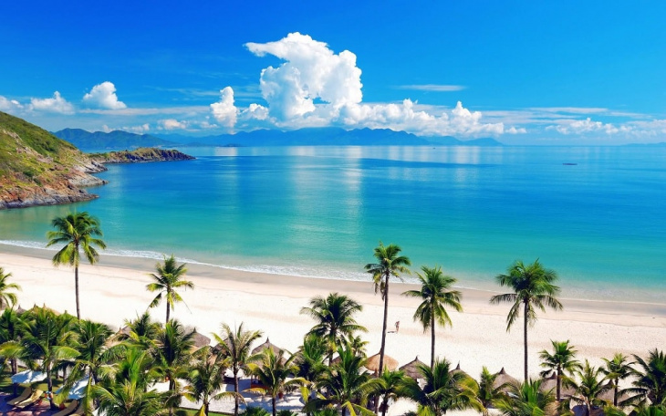 Top 5 bãi biển đẹp nhất Đà Nẵng 'hớp hồn' khách du lịch