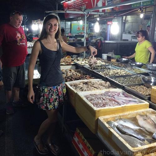 khám phá, trải nghiệm, “ăn quên lối về” với khu ẩm thực hải sản chợ đêm vũng tàu
