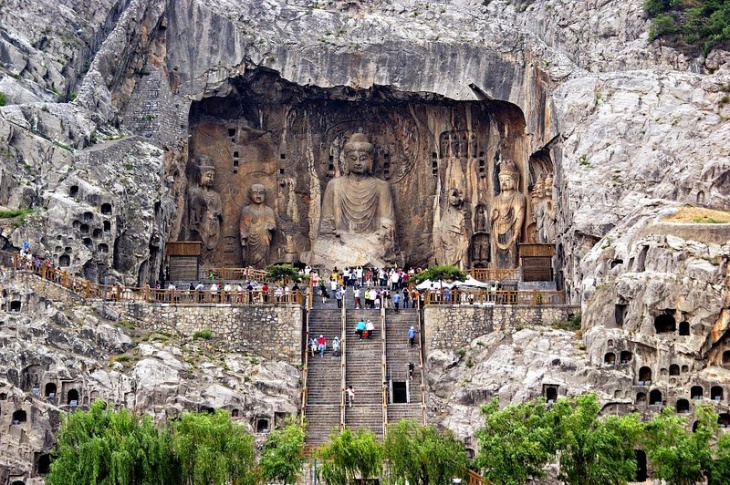 Khám phá hang đá Long Môn - Kỳ quan nổi tiếng tại Trung Quốc
