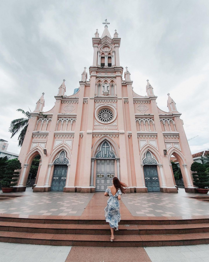 Nhà thờ Chính Tòa Đà Nẵng: “Sống ảo” cùng kiến trúc phương Tây độc đáo