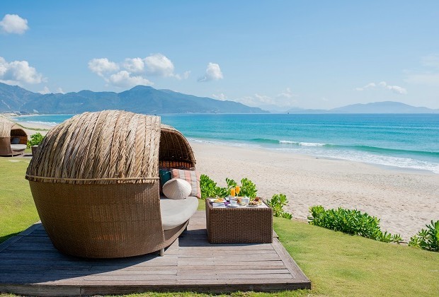 điểm đẹp, điểm tên 9 khách sạn nha trang có bãi biển riêng đẹp nhất