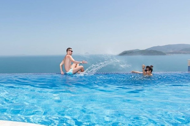 điểm đẹp, top 10 khách sạn nha trang có hồ bơi cực đẹp dành cho khách nghỉ dưỡng