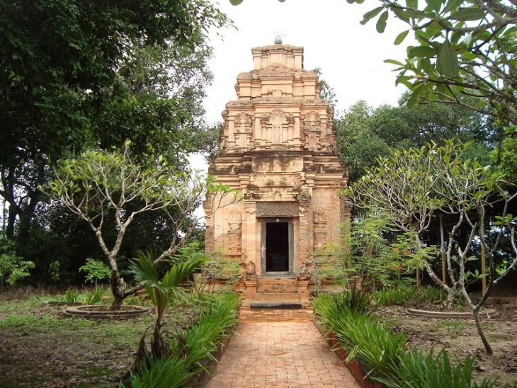 Tháp cổ Bình Thạnh Tây Ninh - Di tích gắn liền với nền văn hóa Óc Eo