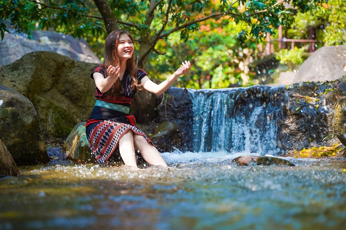 Check-in 5 con suối Đà Nẵng có vẻ đẹp hoang sơ, thích hợp dã ngoại nhất