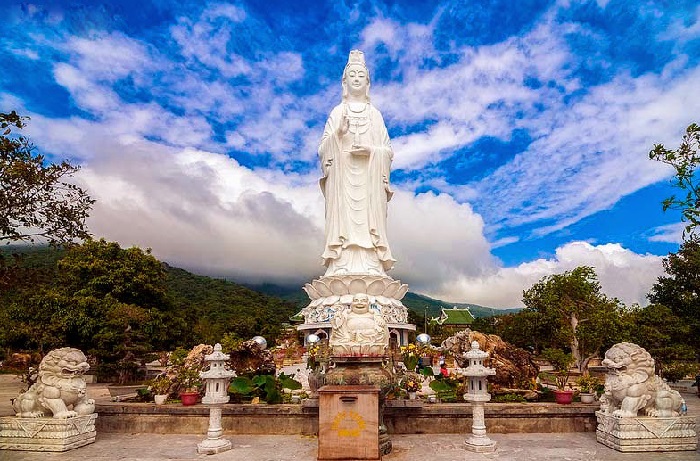 điểm du lịch đà nẵng, khách sạn đà nẵng, ghé thăm chùa linh ứng đà nẵng – chốn linh thiêng giữa thiên nhiên kỳ vĩ