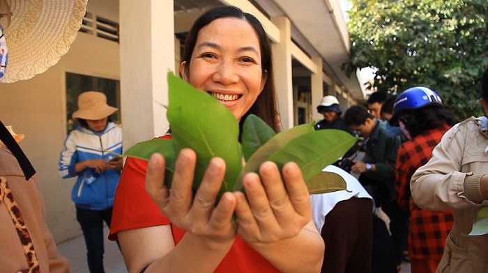 Chợ lá Tây Ninh có 1-0-2 - Kỳ lạ phiên chợ “thay tiền bằng lá cây”