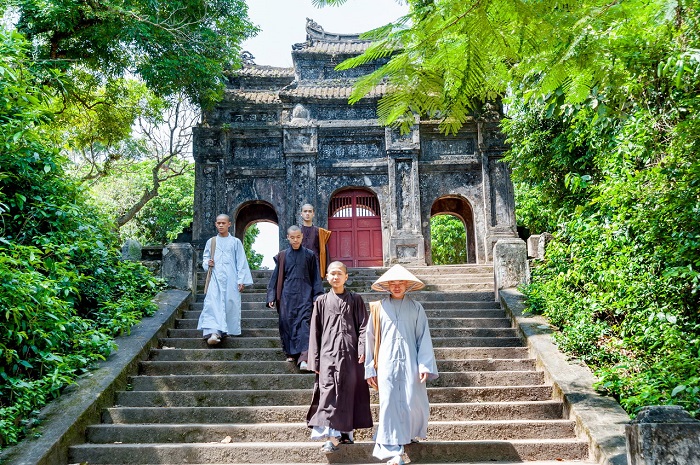điểm du lịch huế, tham quan chùa báo quốc: ngôi cổ tự linh thiêng bậc nhất đất cố đô