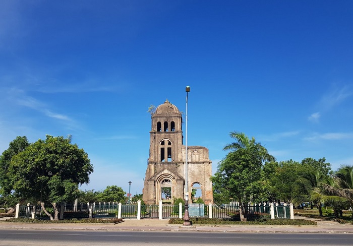 Khám phá vẻ đẹp ĐỘC ĐÁO của nhà thờ Tam Tòa Quảng Bình
