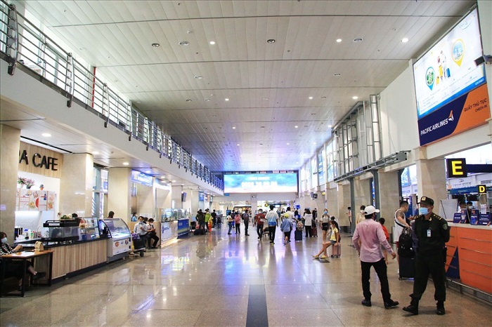 3 điều cần biết khi đón người thân ở sân bay Tân Sơn Nhất
