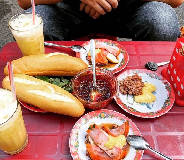 ẩm thực đà nẵng, ăn sáng đà nẵng: khách du lịch ưa chuộng “lót dạ” các món ăn nổi tiếng này!