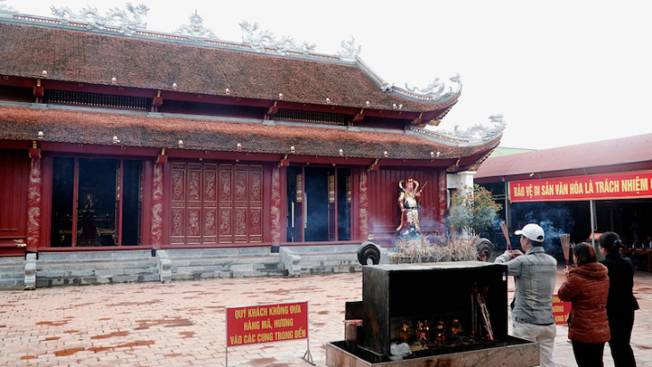 điểm du lịch nghệ an, đền ông hoàng mười nghệ an - điểm du lịch tâm linh nổi tiếng gần xa