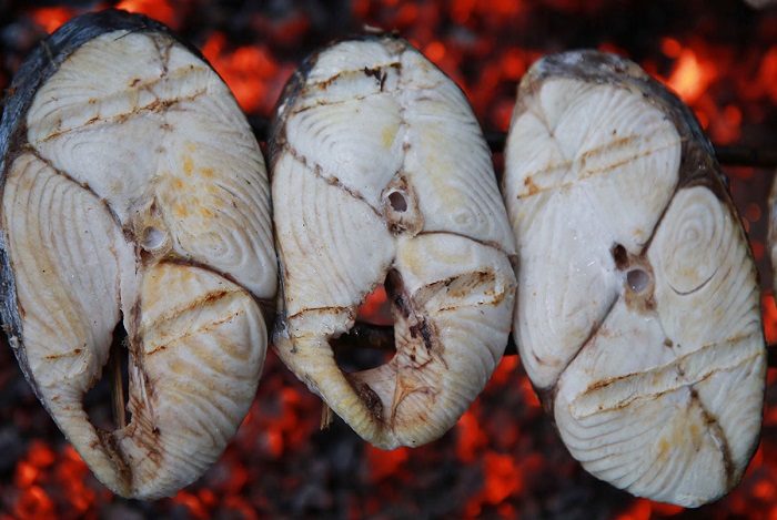 ẩm thực nghệ an, cá thu nướng cửa lò - đặc sản làm quà hấp dẫn khi ghé thăm xứ nghệ