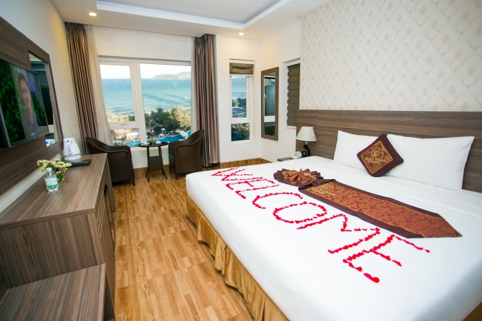 khách sạn nha trang, top 10 khách sạn nha trang đường trần phú view đẹp, gần biển