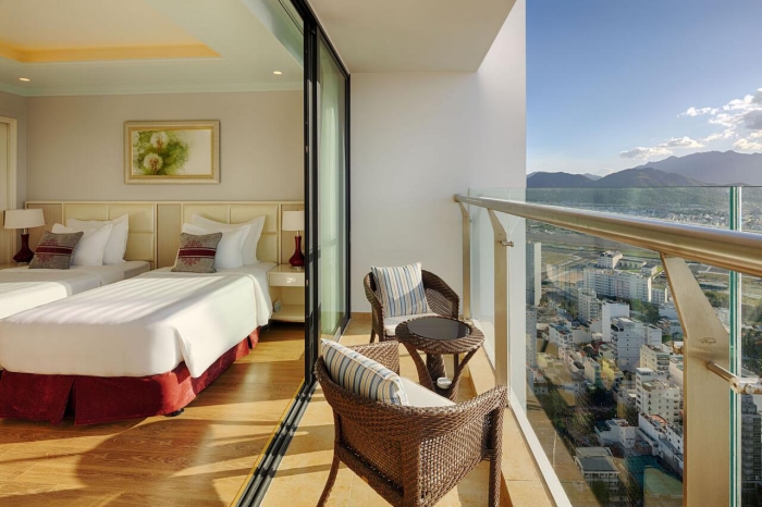 khách sạn nha trang, top 10 khách sạn nha trang đường trần phú view đẹp, gần biển