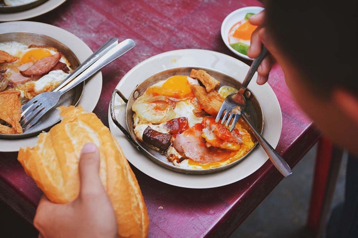 TOP 20+ quán bánh mì ngon Sài Gòn đông khách nhất