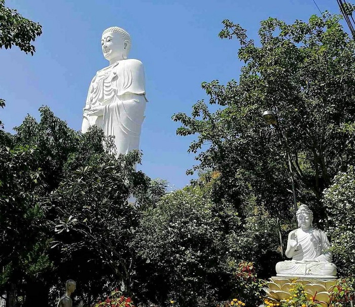 Chùa Tòng Lâm Lô Sơn (chùa Đá Lố) - Điểm vãn cảnh thanh tịnh ở Nha Trang