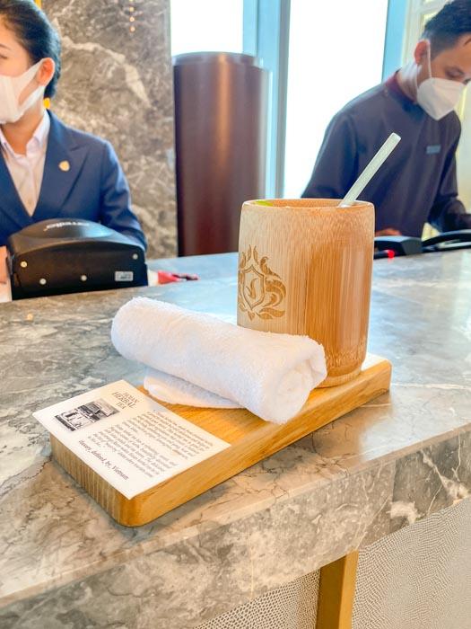 khám phá, trải nghiệm, bài đánh giá khách sạn: vinpearl luxury landmark 81 sài gòn