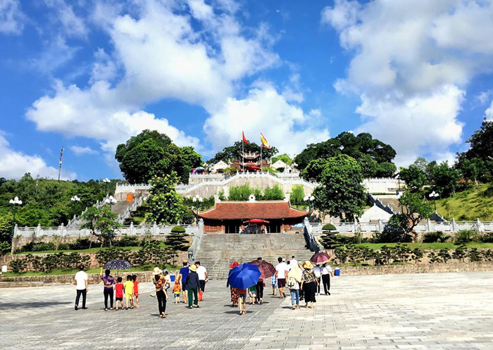 điểm du lịch quảng ninh, ghé thăm di tích lịch sử đền cửa ông quảng ninh 700 năm tuổi