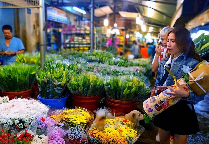 chợ hoa hồ thị kỷ: thiên đường hoa tươi và ẩm thực giữa lòng sài gòn
