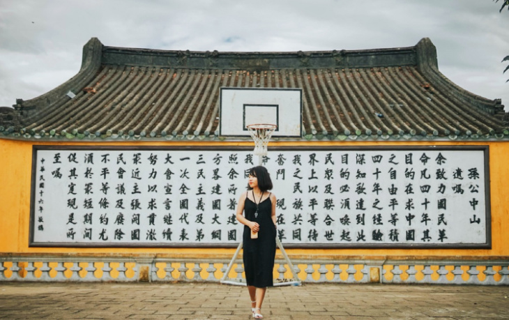 Tới Hội quán Dương Thương Hội An CHECK-IN ngay “bức tường” chữ Hoa độc đáo