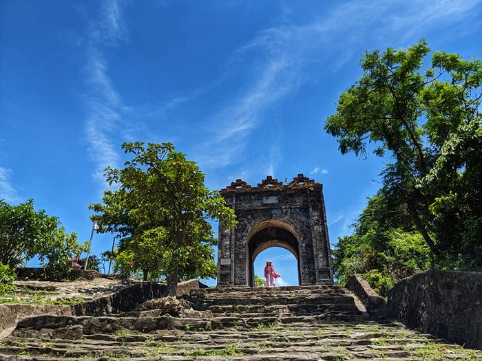 hoành sơn quan - khám phá “cổng trời” trên đỉnh đèo ngang