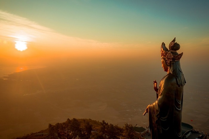Chùa Tây Ninh: chiêm bái 11 điểm đến tâm linh đẹp & nổi tiếng nhất