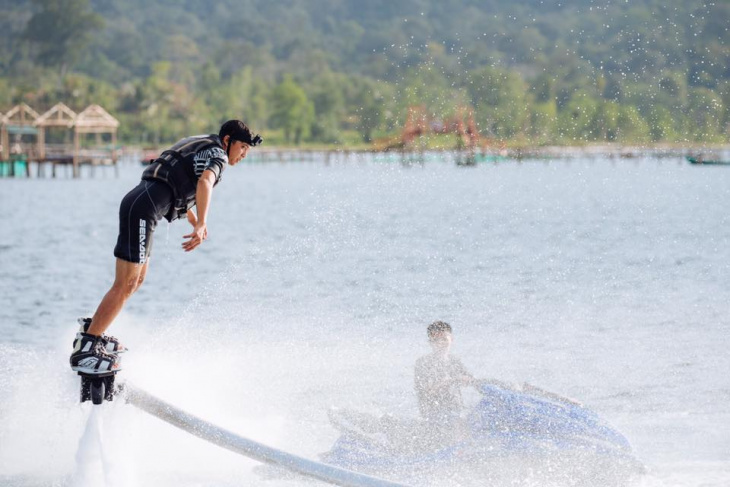 khám phá, trải nghiệm, flyboard phú quốc chơi ở đâu? giá bao nhiêu? kinh nghiệm a-z