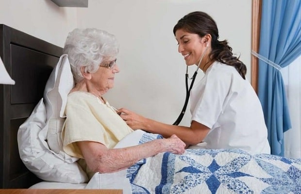 Toplist 7 địa chỉ cung cấp dịch vụ chăm sóc người già tại nhà TPHCM