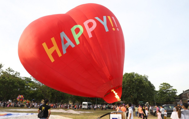 Ngắm nhìn Huế từ khinh khí cầu tại Festival Huế