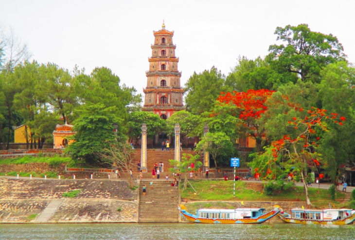 Top 15 ngôi chùa Huế linh thiêng đẹp nhất Việt Nam