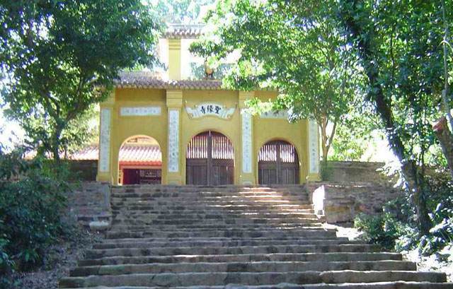 nghỉ dưỡng, top 15 ngôi chùa huế linh thiêng đẹp nhất việt nam