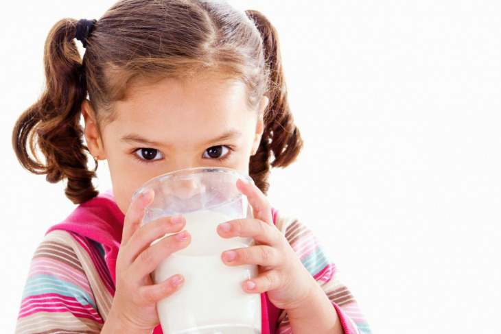 Phân Biệt Sữa Bột Và Sữa Công Thức: Khó Mà Dễ￼￼