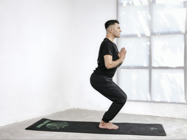 Bản lĩnh hơn và phong độ hơn với 8 tư thế yoga cho nam giới
