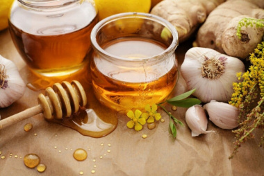 5 tác dụng tuyệt vời của tỏi ngâm mật ong đối với sức khỏe