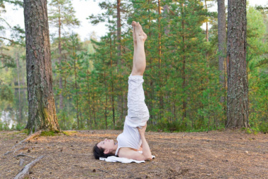Mách bạn 5 bước thực hiện tư thế cây nến trong yoga
