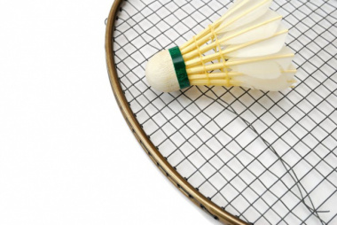 Mách bạn cách lựa chọn dây vợt cầu lông phù hợp