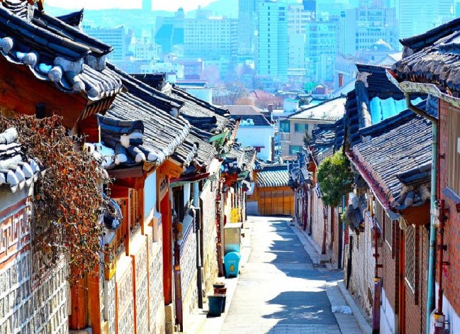 Làng Bukchon Hanok – Viện Bảo Tàng Đường Phố Trong Lòng Seoul