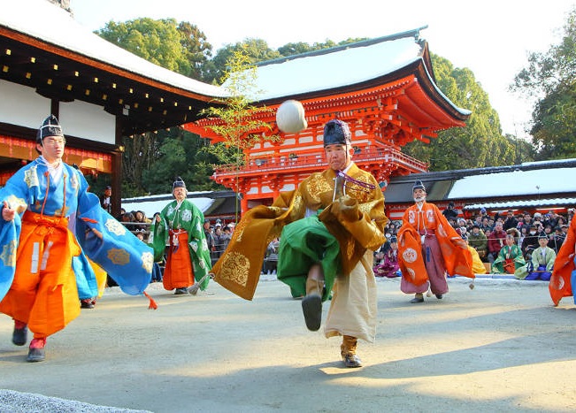 Độc Đáo Lễ Hội Kemari Hajime Ở Kyoto Nhật Bản