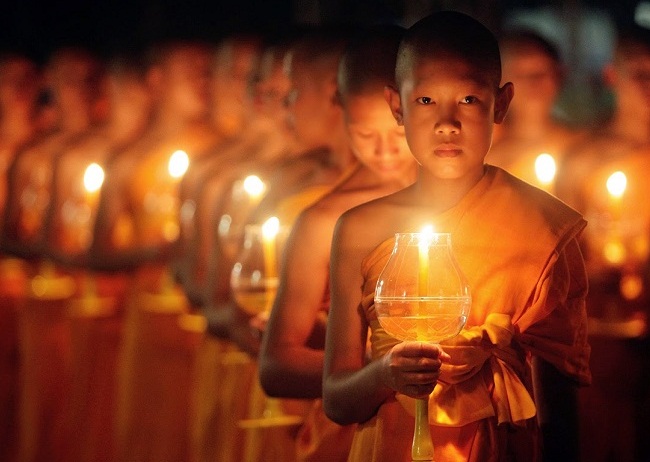 Trải Nghiệm Lễ Hội Phật Giáo Khao Phansa Thái Lan