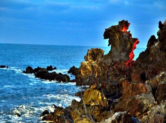 du lịch hàn quốc, du lịch jeju hàn quốc, yongduam rock hàn quốc, yongduam rock - biểu tượng của đảo jeju xinh đẹp