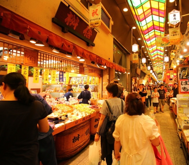du lịch kyoto nhật bản, du lịch nhật bản, chợ nishiki, ghé thăm chợ nishiki – “nhà bếp của kyoto”