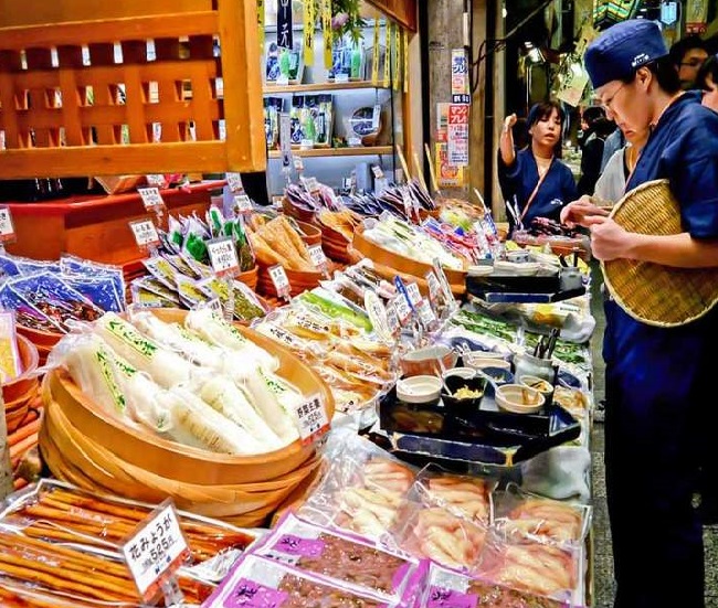 du lịch kyoto nhật bản, du lịch nhật bản, chợ nishiki, ghé thăm chợ nishiki – “nhà bếp của kyoto”