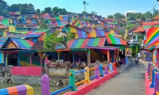 Lạc Vào Ngôi Làng Cầu Vồng Đầy Sắc Màu Kampung Pelangi Ở Indonesia
