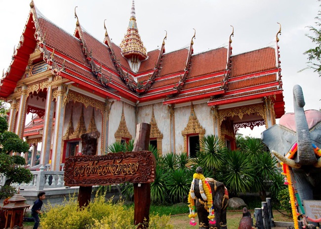 du lịch thái lan, du lịch phuket thái lan, thăm quan vẻ đẹp của chùa wat chalong nổi tiếng phuket thái lan