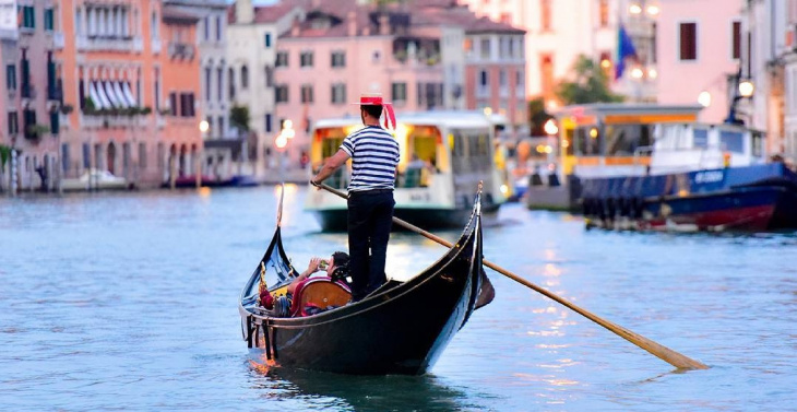 khám phá, trải nghiệm, thuyền gondola - đặc trưng của thành phố tình yêu venice