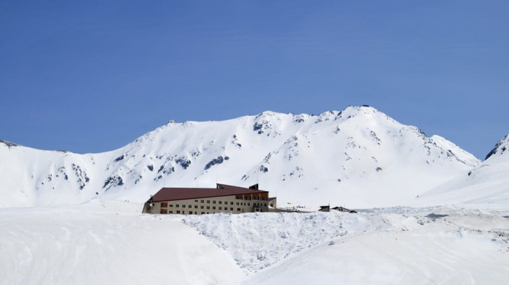 Say đắm trước thiên đường băng tuyết tuyệt đẹp trên “mái nhà của Nhật Bản”