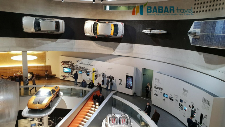 Bảo tàng Mercedes-Benz - Bảo tàng ẩn chứa 100 năm lịch sử của các mẫu xe