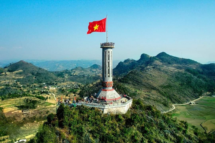 Lũng Cú Hà Giang và những cột cờ nổi tiếng nhất Việt Nam, Khám Phá