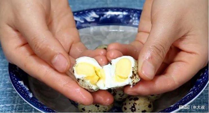 trứng chim cút, cách luộc trứng cút ngon, khám phá, trải nghiệm, đổ bột vào trứng cút ngâm 10 ngày, thành quả ai cũng kinh ngạc