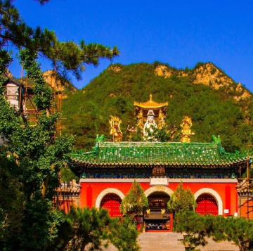 Ngôi chùa đặc biệt ở Bắc Kinh, tượng khiến du khách khiếp đảm